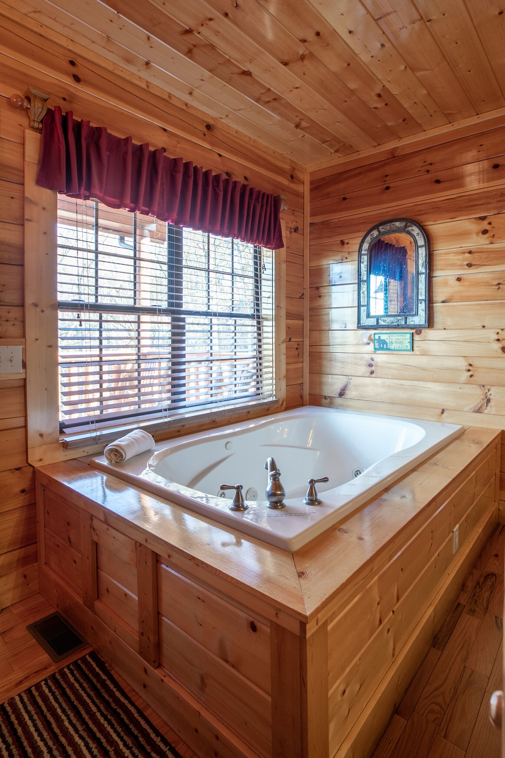 SmokyStays Bears Den Cabin