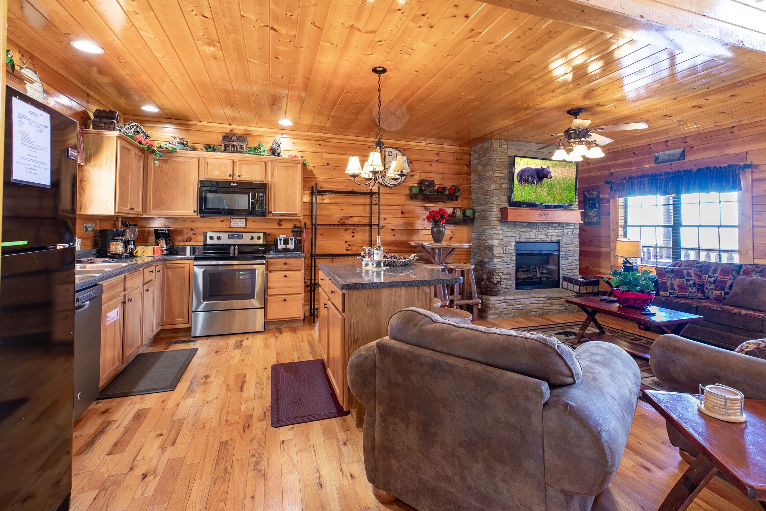 SmokyStays Bears Den Cabin