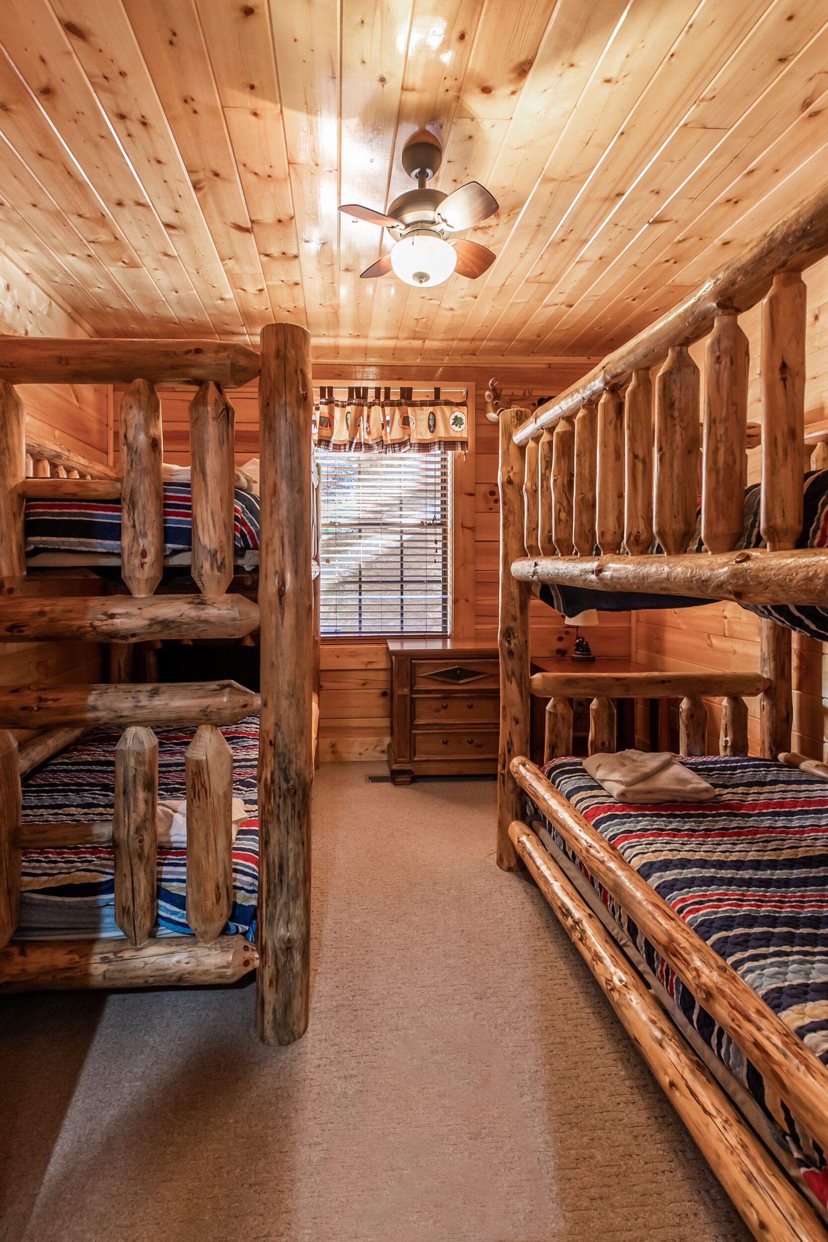 SmokyStays Bears Den Cabin