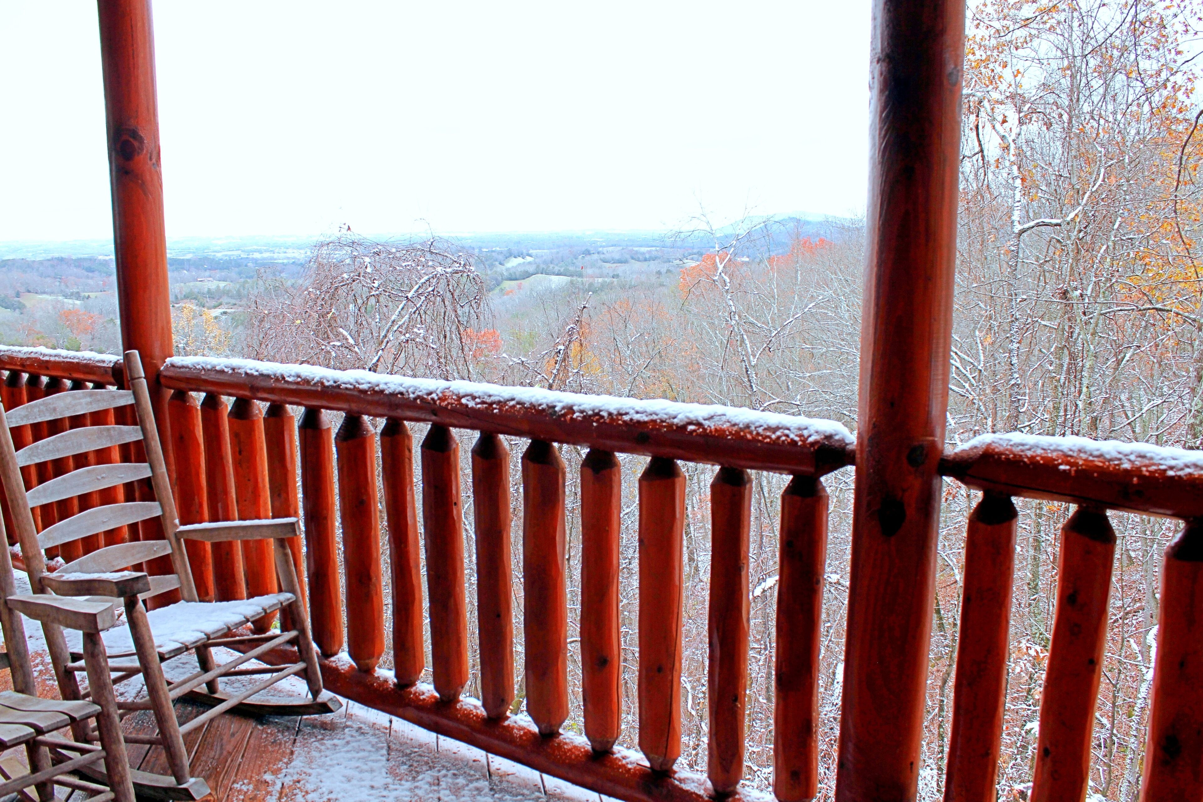 SmokyStays Bears Den Cabin