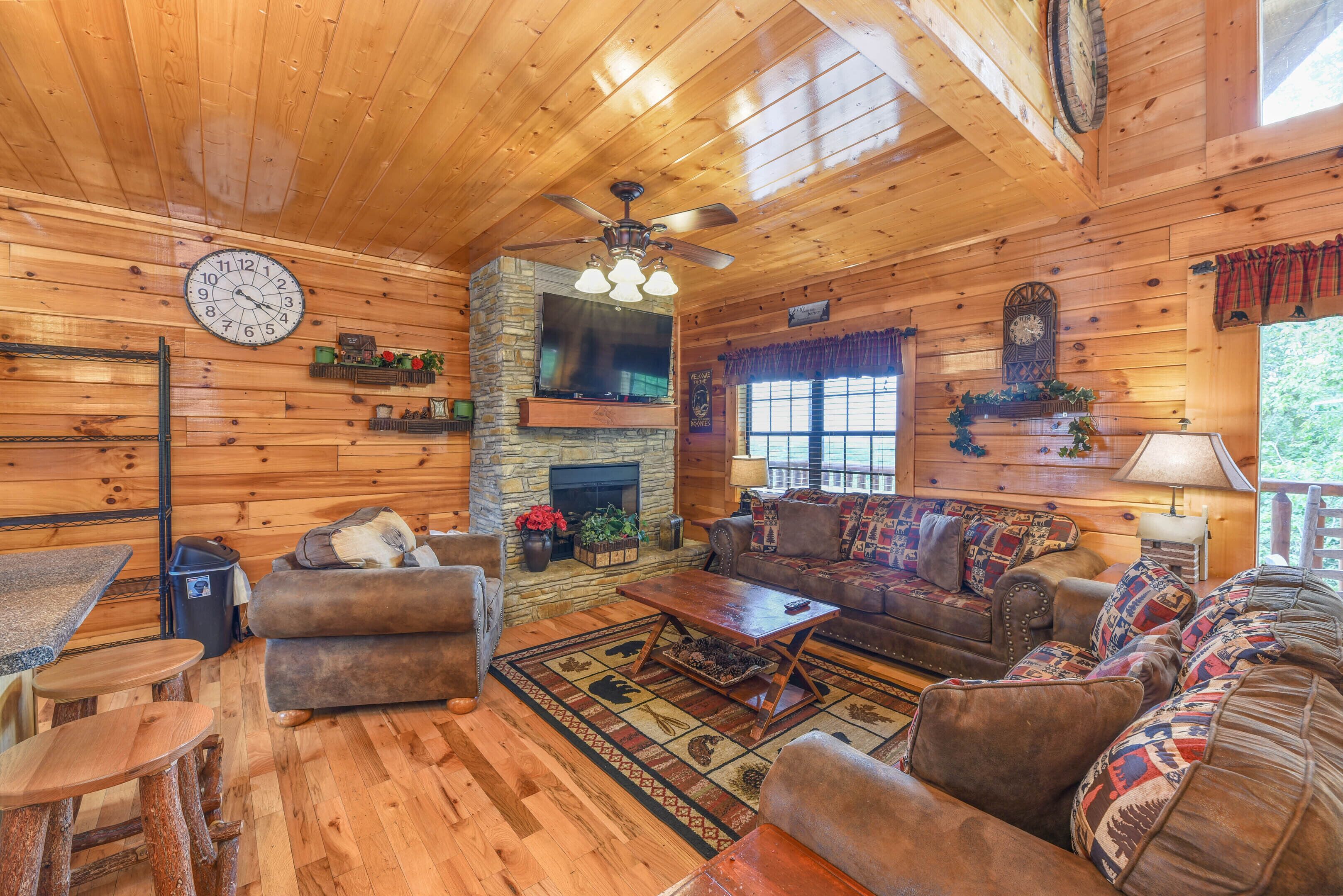 SmokyStays Bears Den Cabin