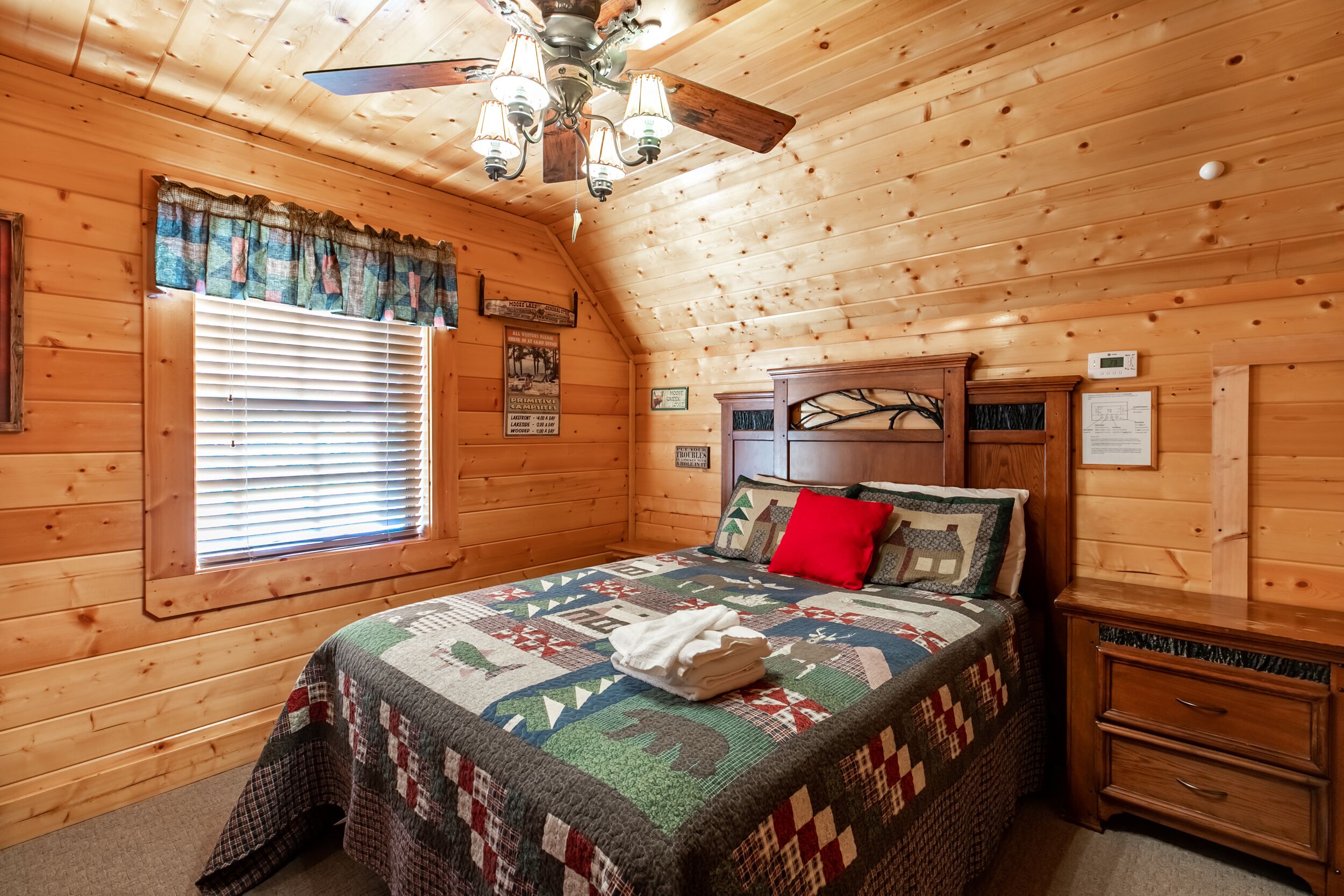 SmokyStays Bears Den Cabin