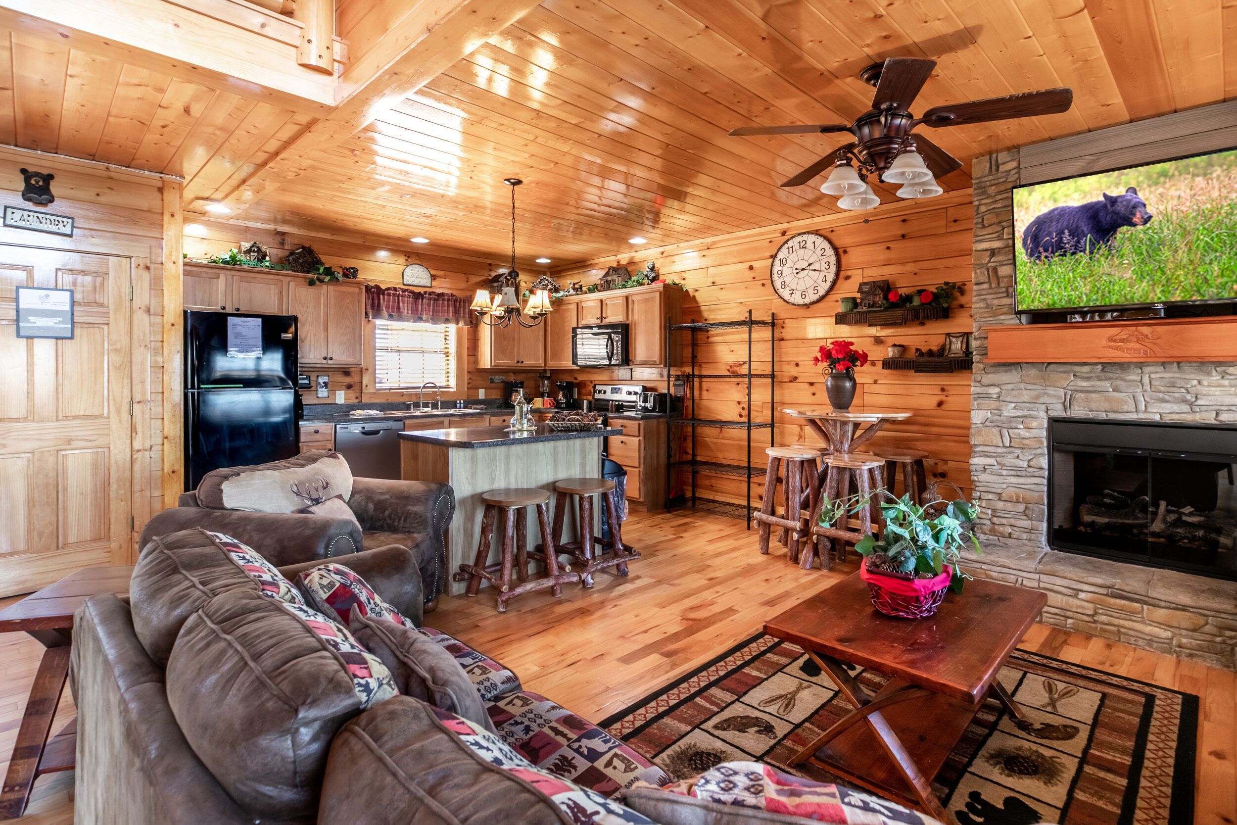 SmokyStays Bears Den Cabin