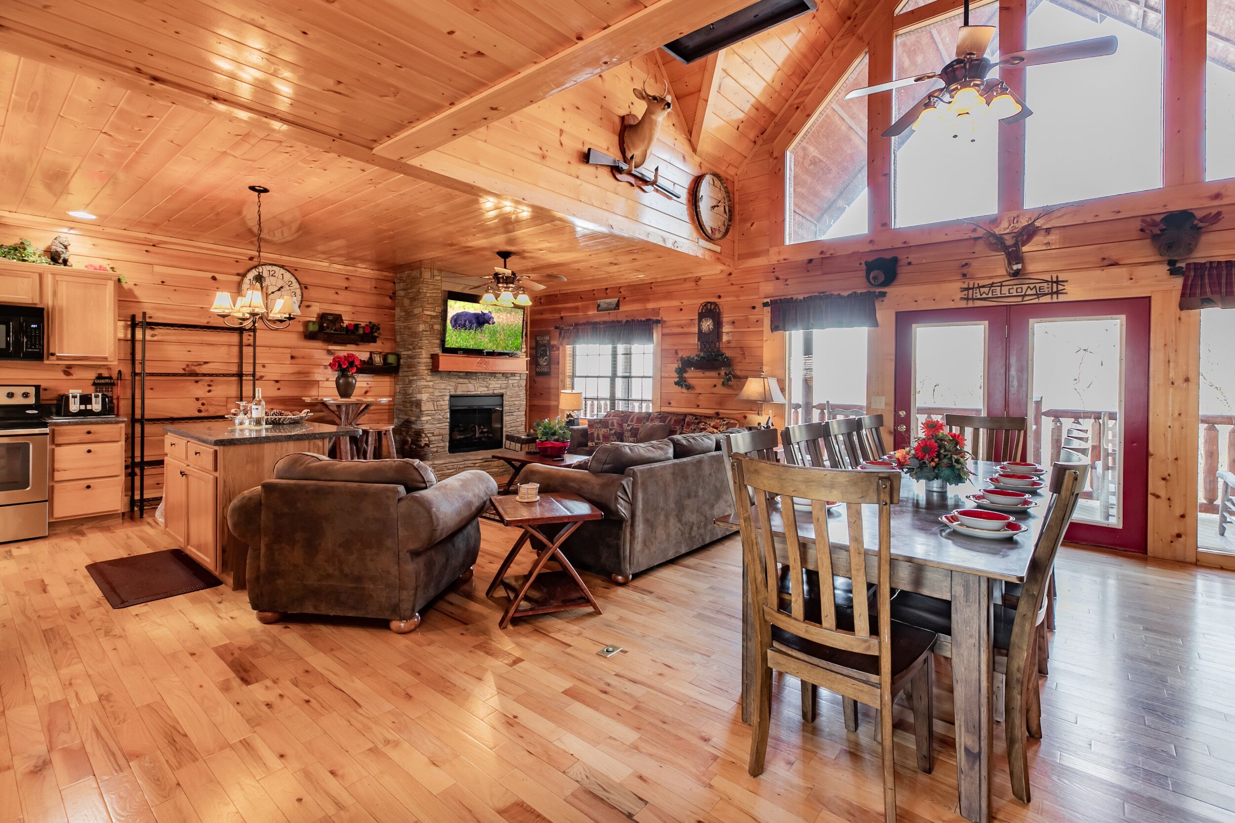 SmokyStays Bears Den Cabin