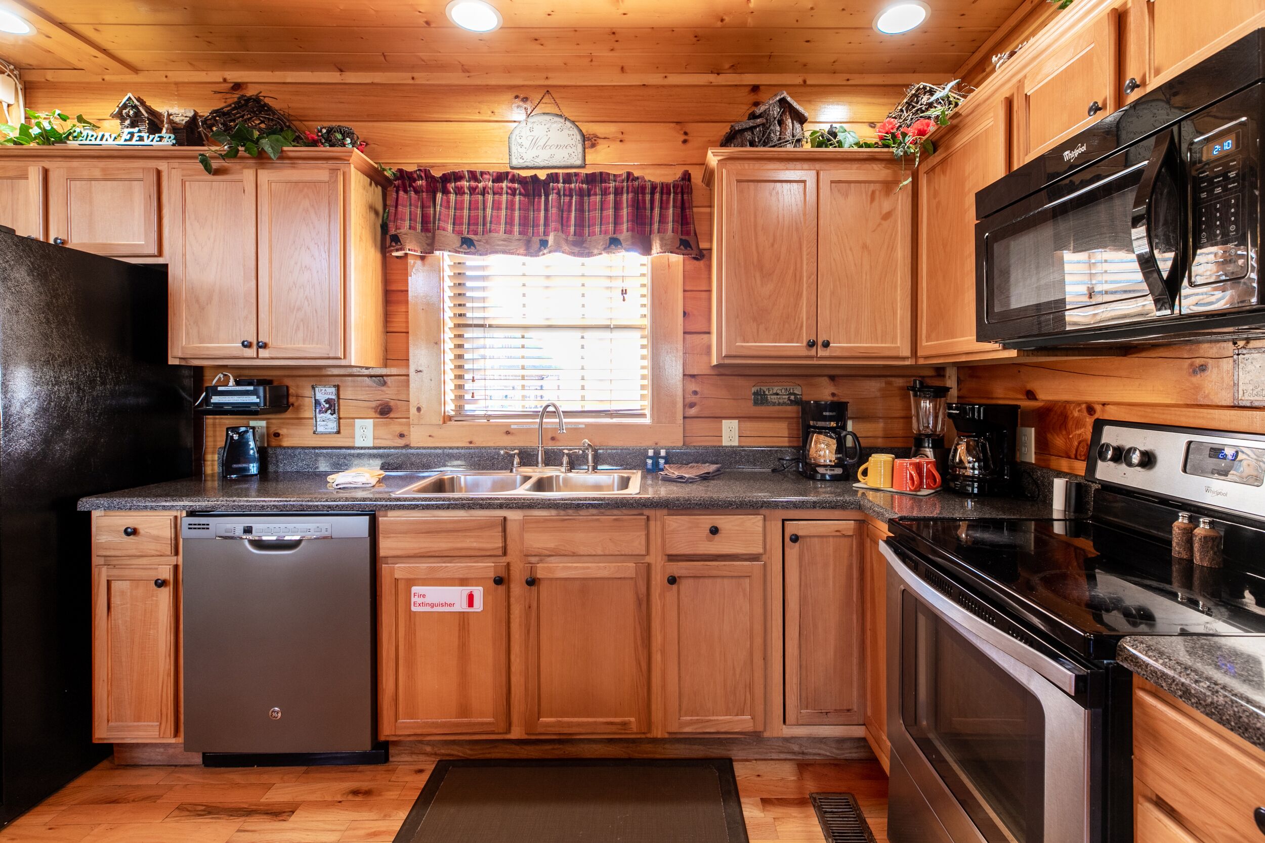 SmokyStays Bears Den Cabin