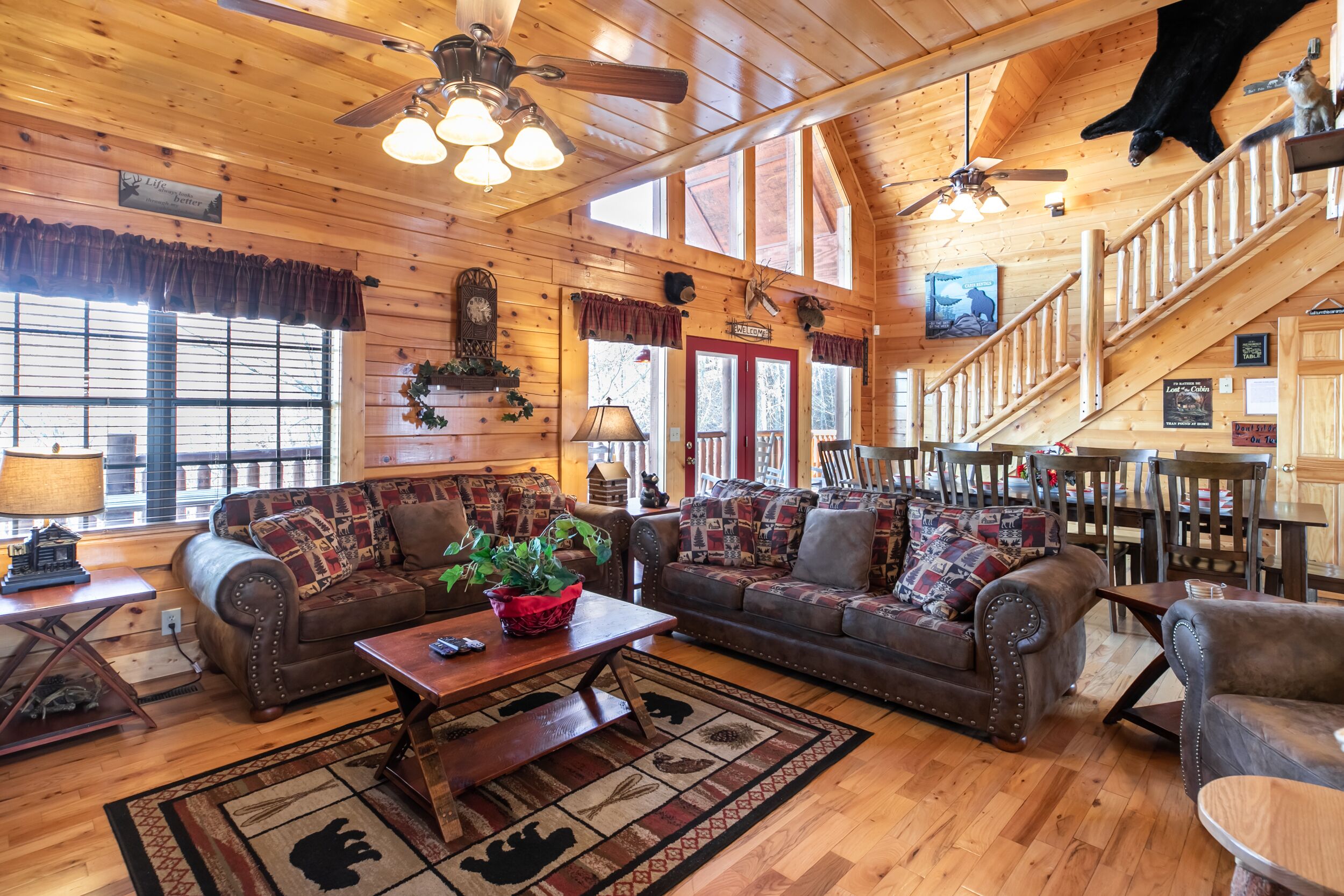 SmokyStays Bears Den Cabin
