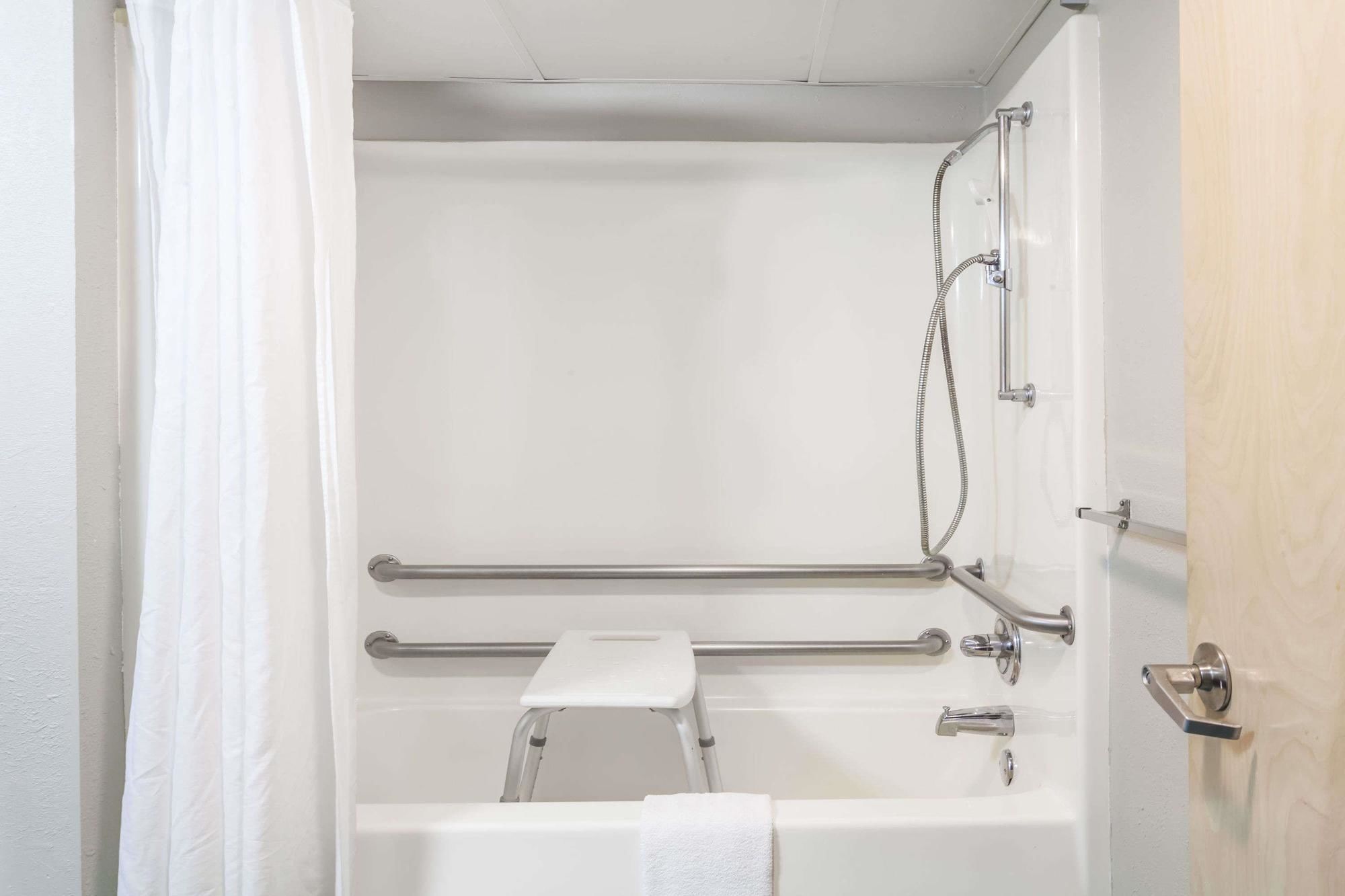 Super 8 by Wyndham Sevierville Riverside