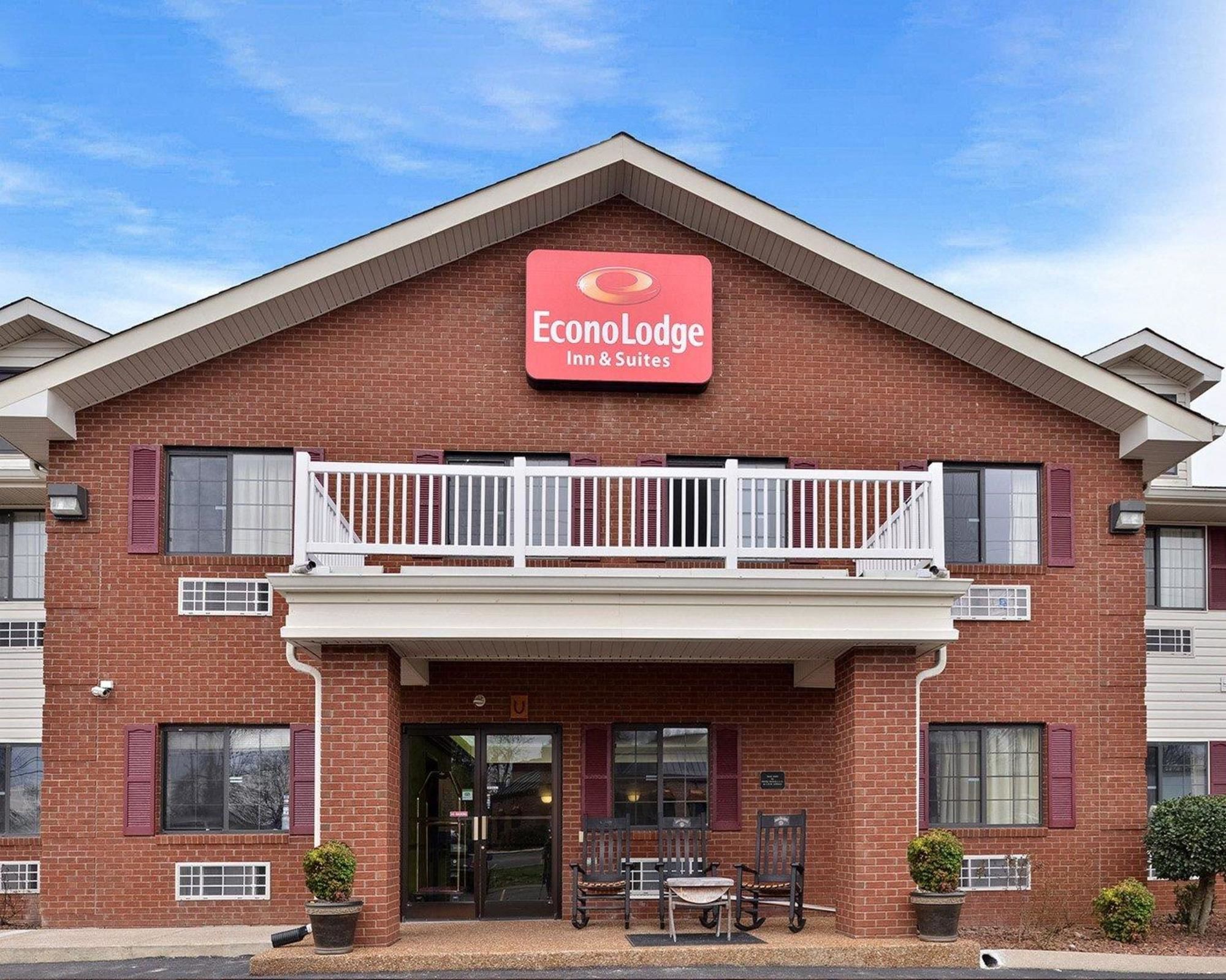 Econo Lodge Inn & Suites