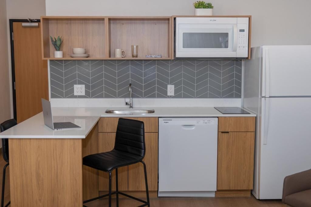 Livaway Suites Nashville Smyrna