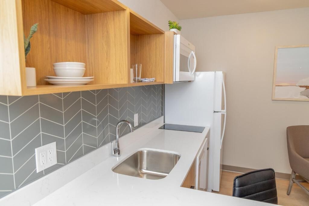 Livaway Suites Nashville Smyrna