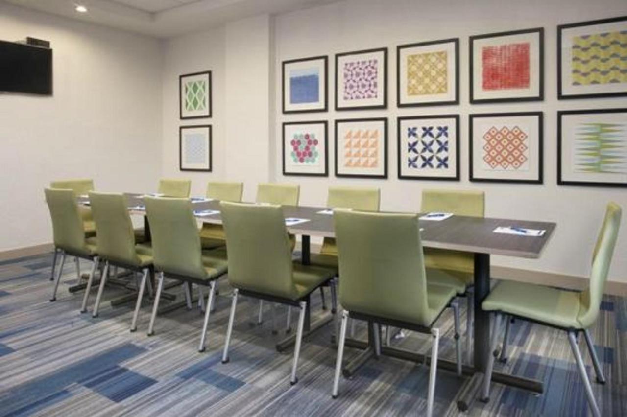 Holiday Inn Express & Suites Nashville North - Springfield