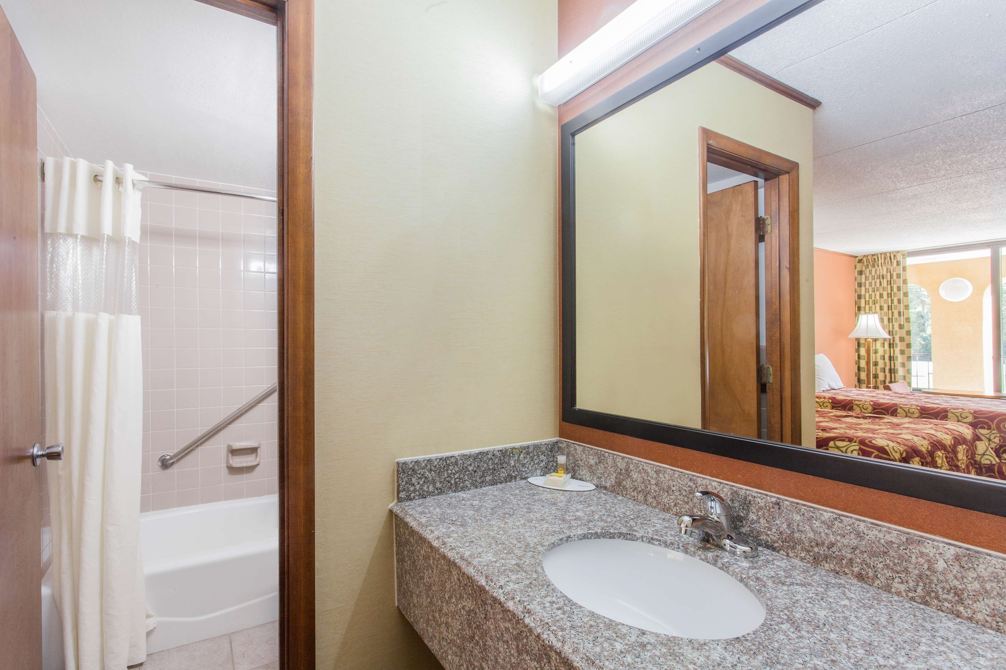 Serenity Inn Sweetwater