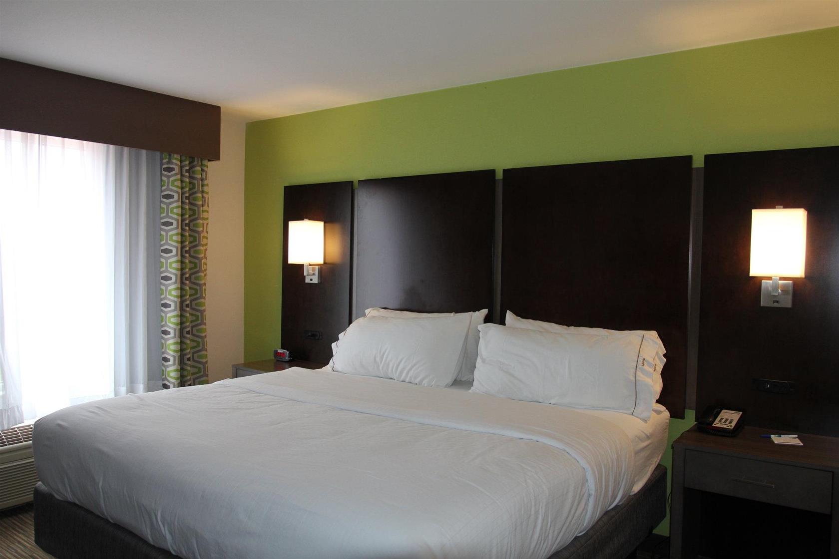Holiday Inn Express & Suites Sweetwater