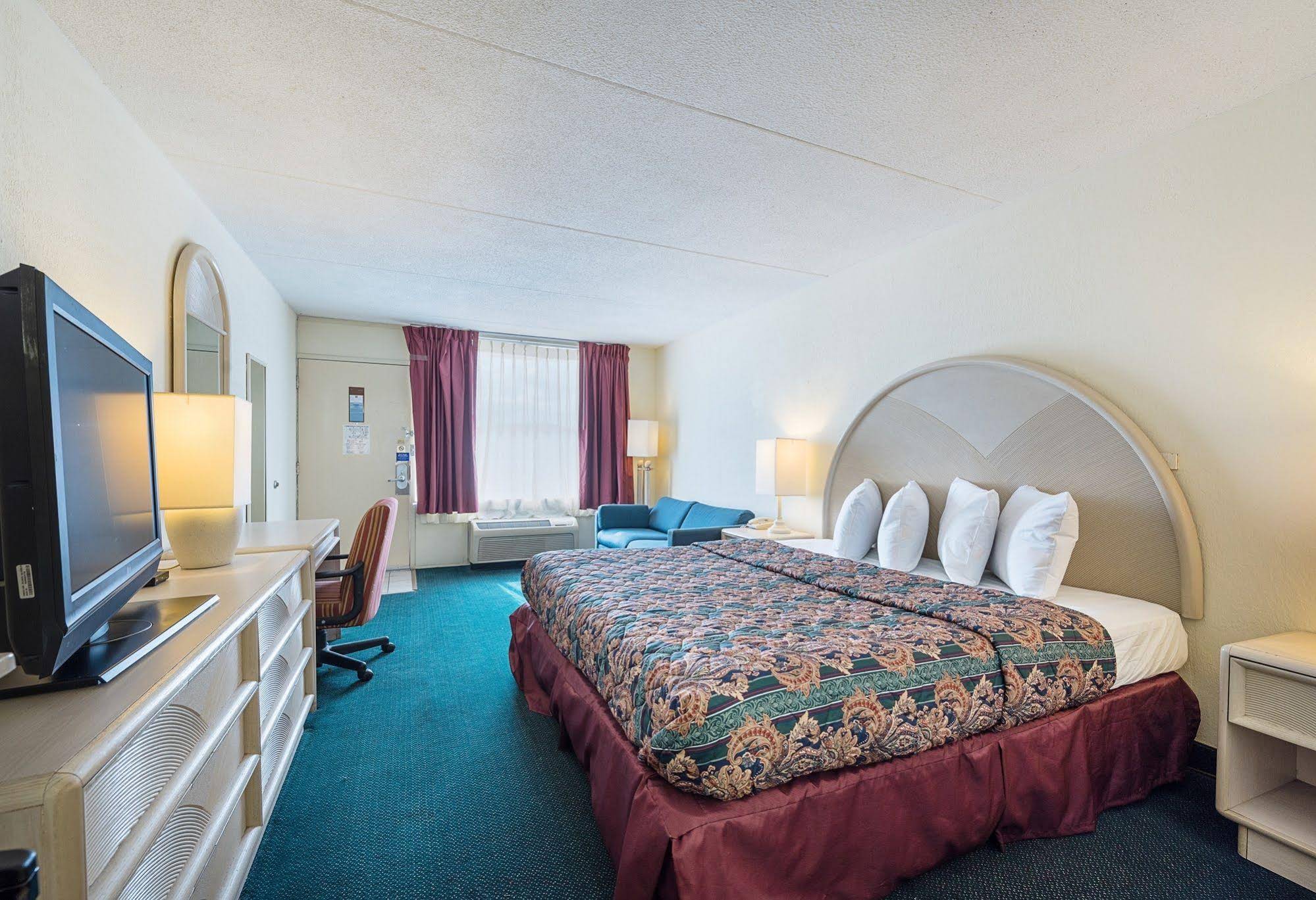 OYO Hotel Sweetwater TN West