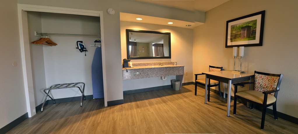 Best Western Cades Cove Inn