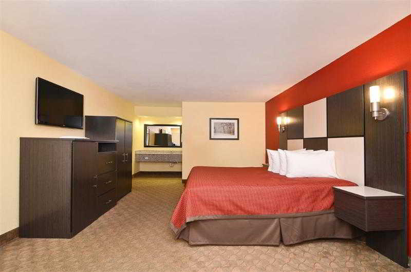 Best Western Cades Cove Inn