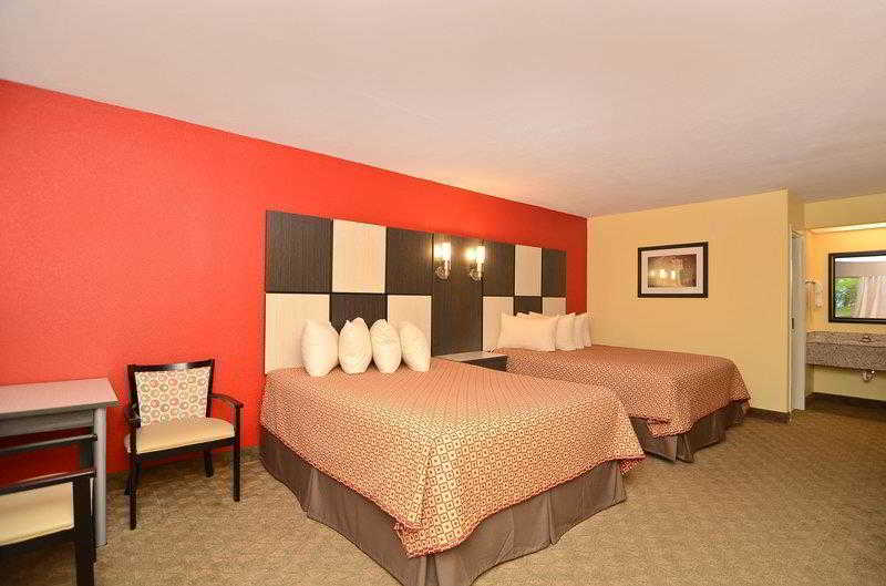 Best Western Cades Cove Inn