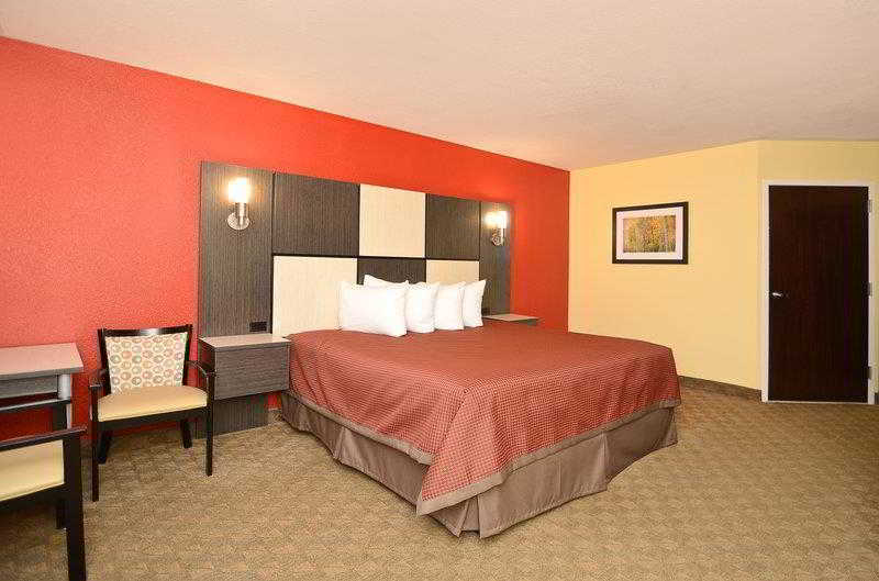 Best Western Cades Cove Inn