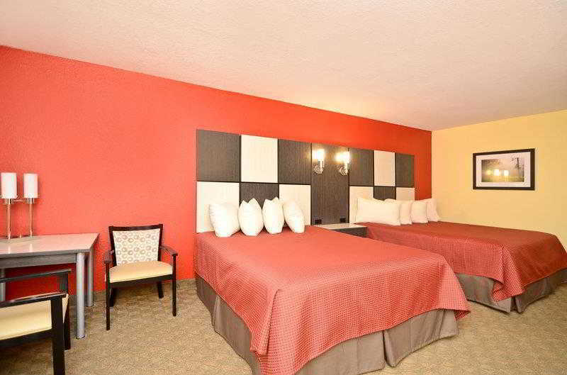 Best Western Cades Cove Inn
