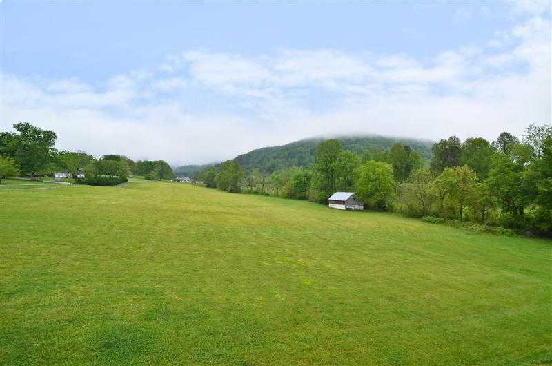 Best Western Cades Cove Inn