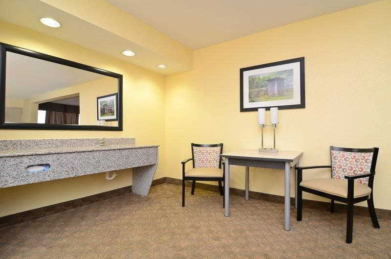 Best Western Cades Cove Inn