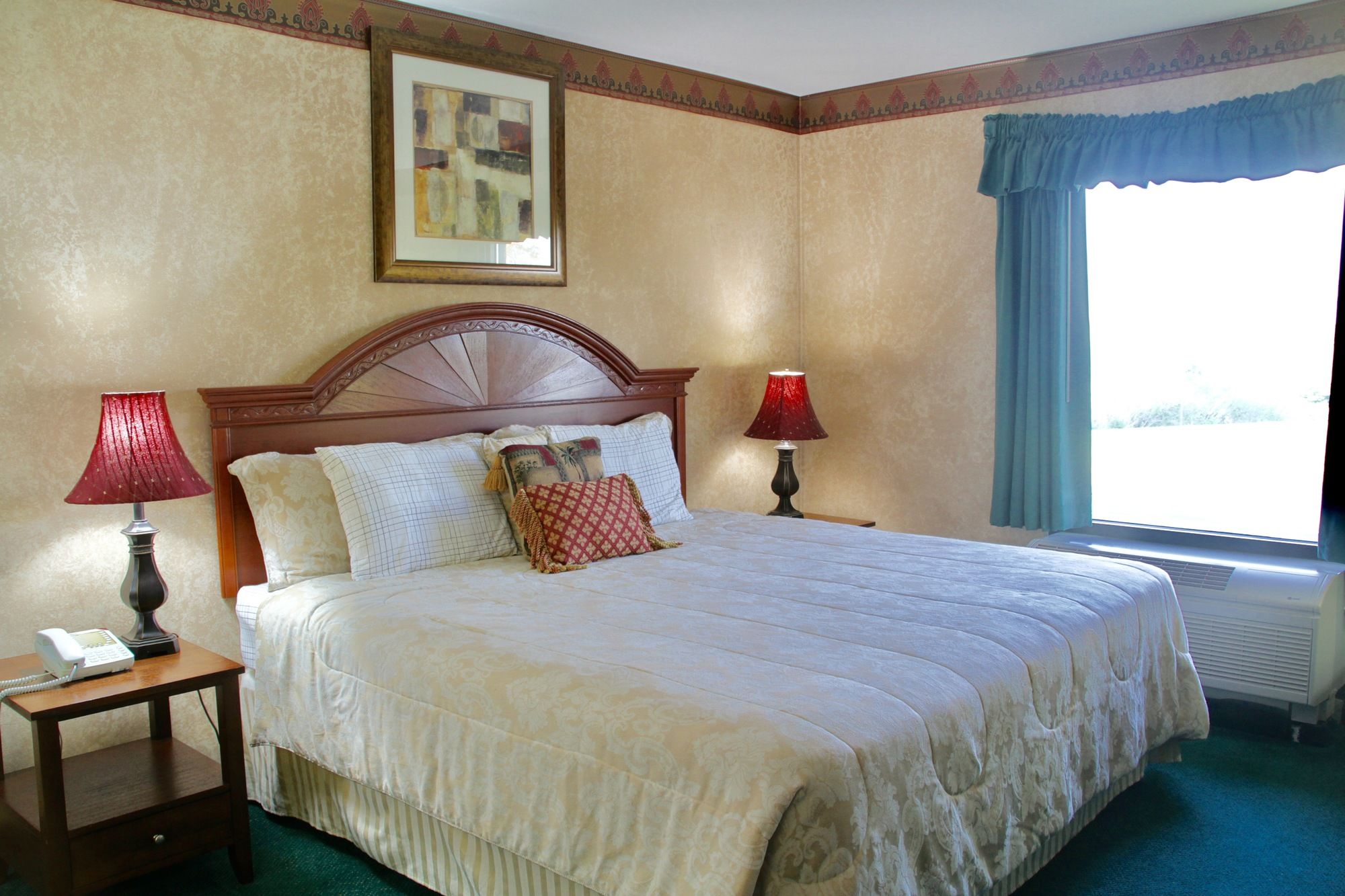 Grand Vista Hotel & Suites