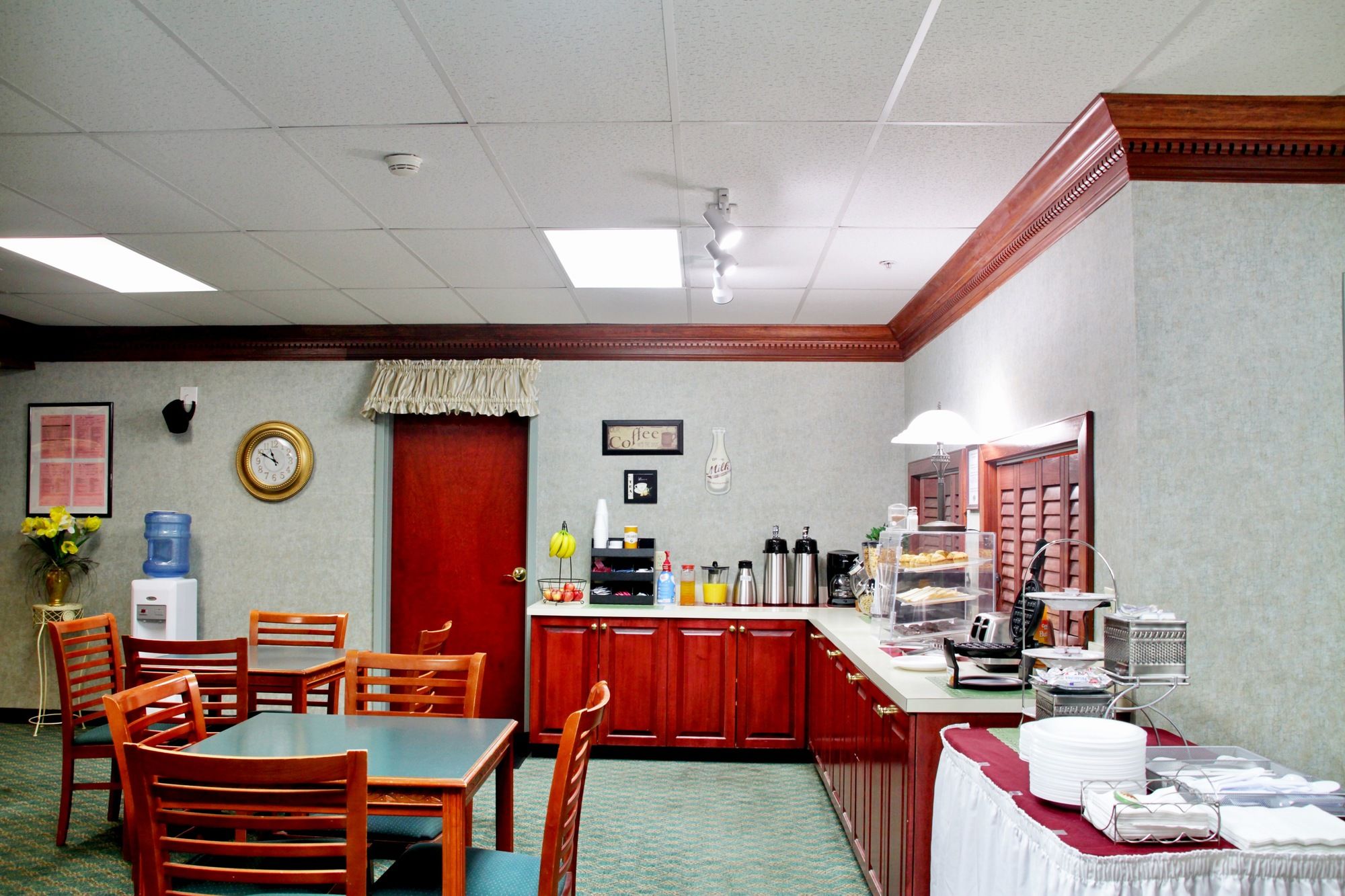 Grand Vista Hotel & Suites