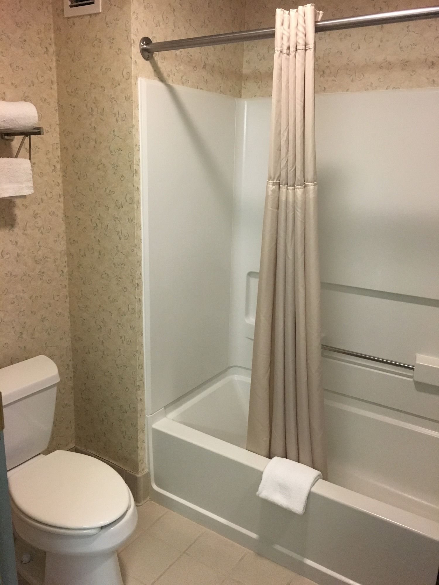 Grand Vista Hotel & Suites