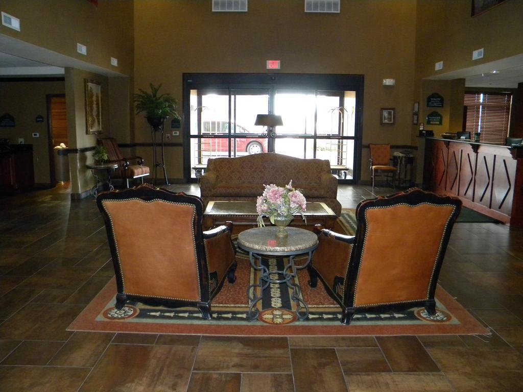 Big Country Hotel & Suites