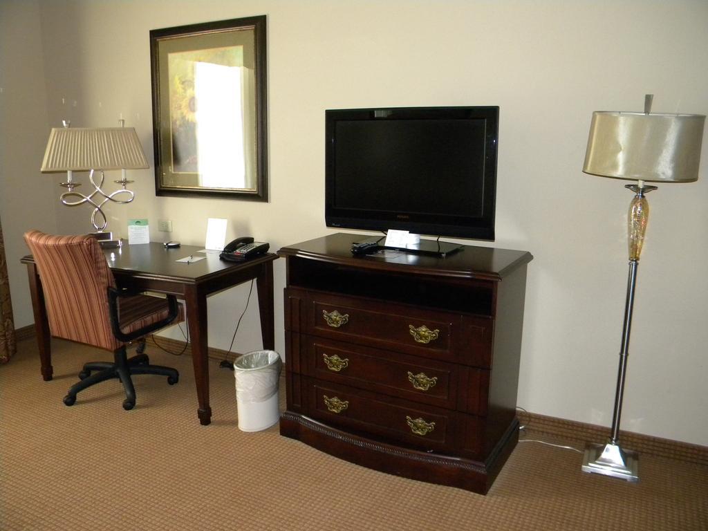 Big Country Hotel & Suites