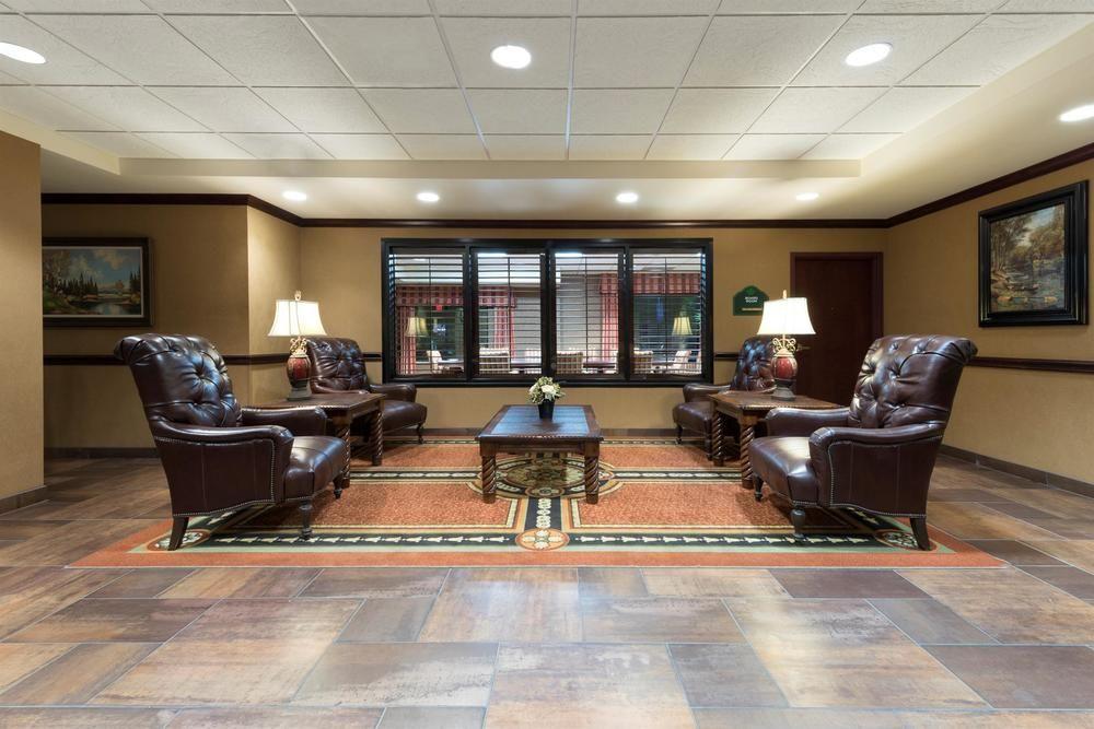 Big Country Hotel & Suites