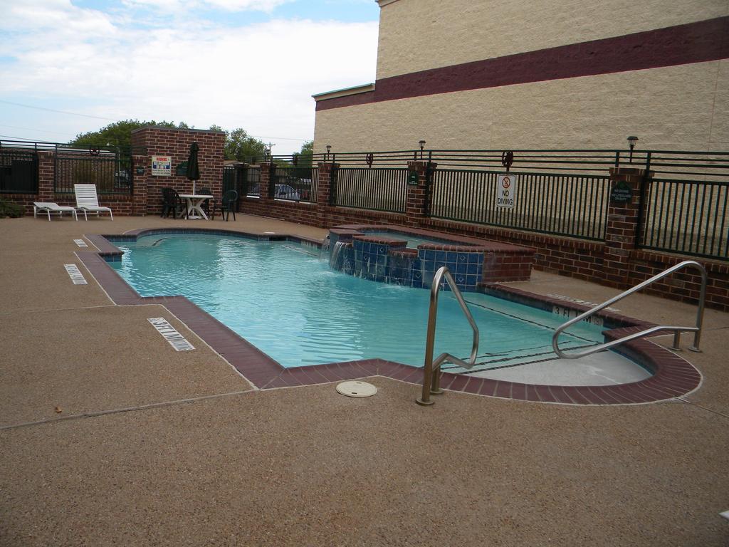 Big Country Hotel & Suites