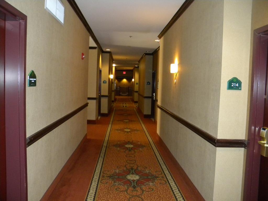 Big Country Hotel & Suites