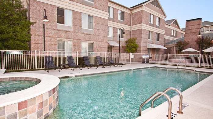 Hilton Garden Inn Addison