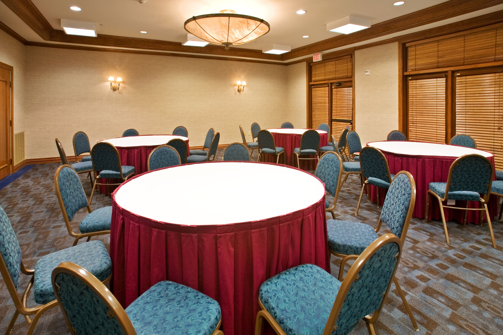 Holiday Inn Express & Suites Dallas-Addison