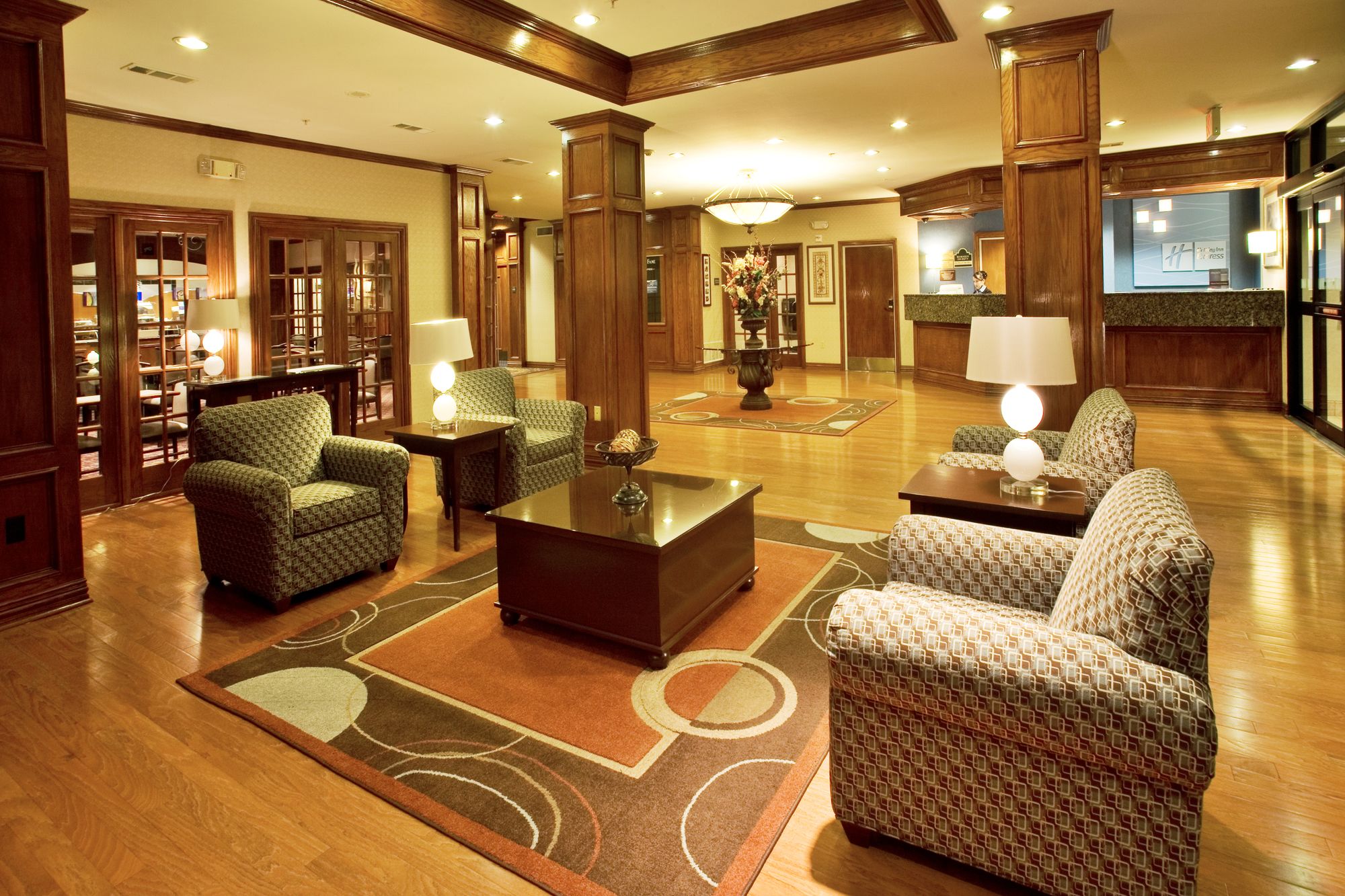 Holiday Inn Express & Suites Dallas-Addison