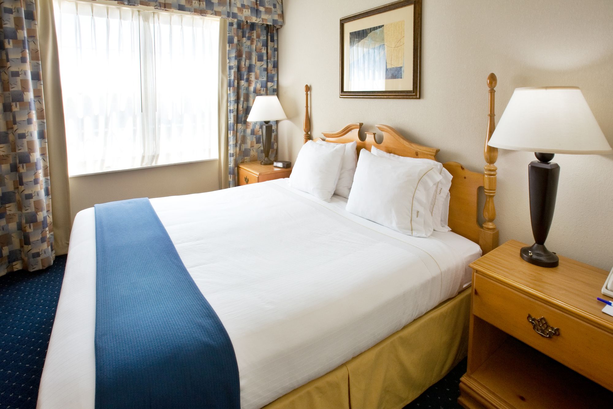 Holiday Inn Express & Suites Dallas-Addison