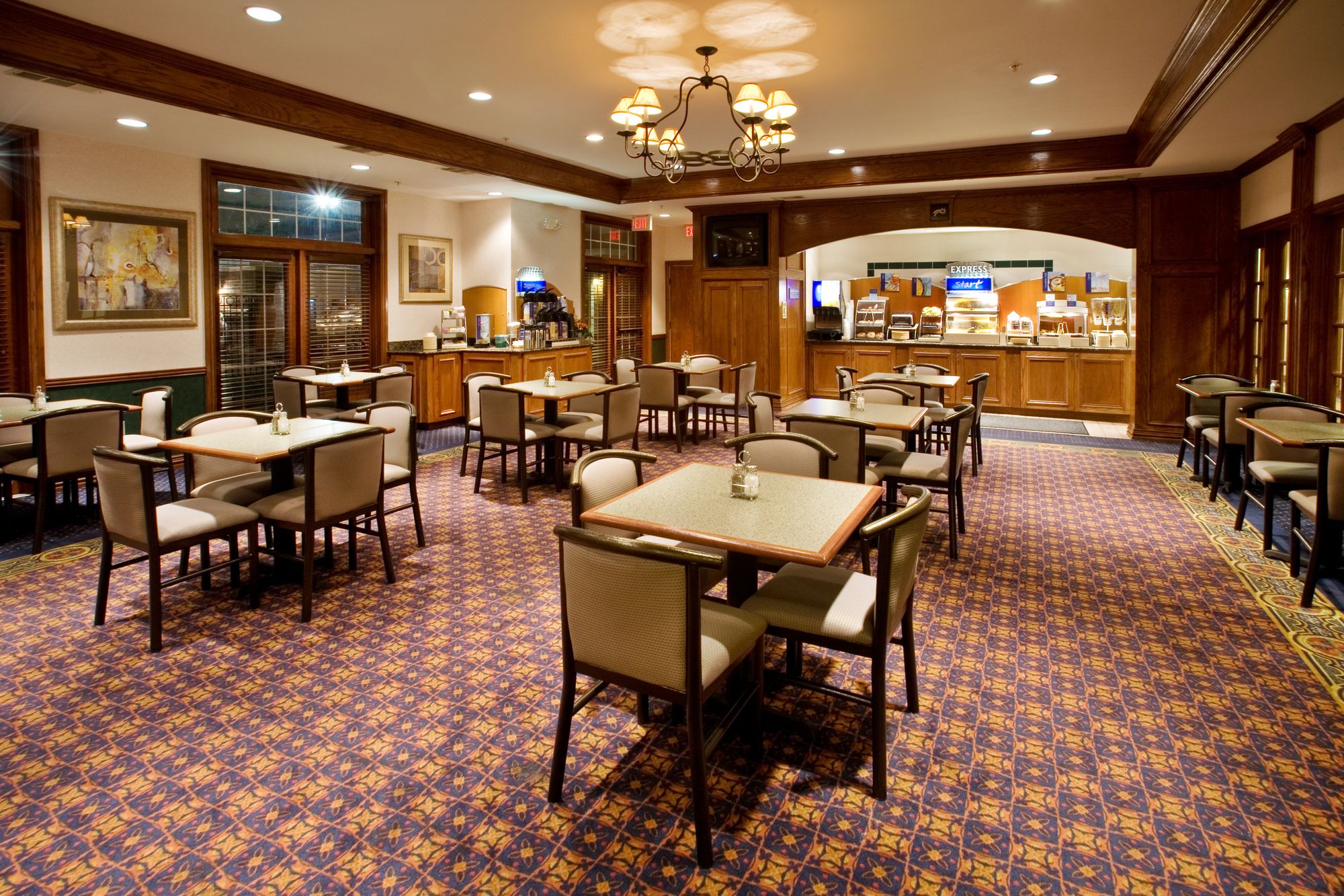 Holiday Inn Express & Suites Dallas-Addison