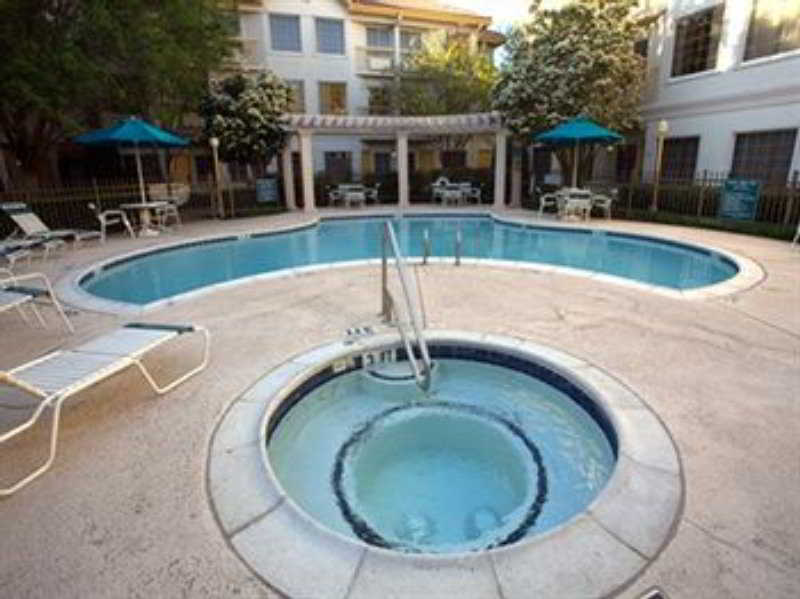 La Quinta Inn & Suites by Wyndham Dallas - Addison Galleria