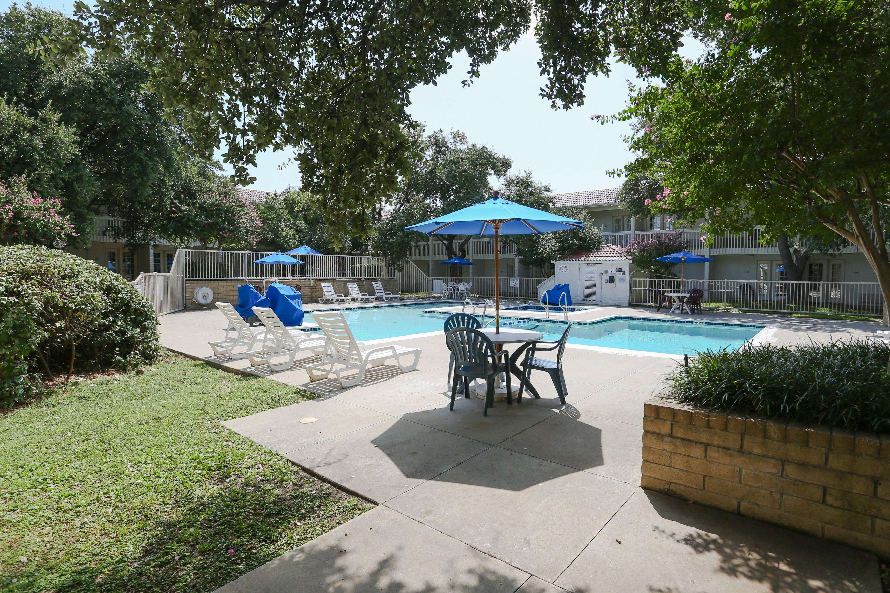 Motel 6 Dallas - Addison