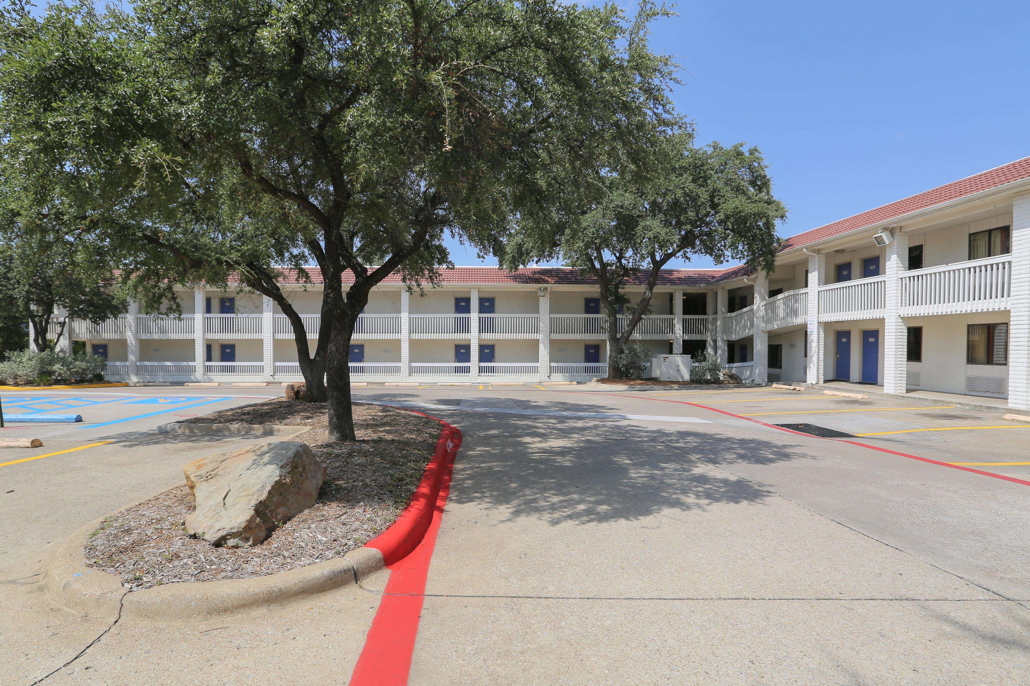 Motel 6 Dallas - Addison