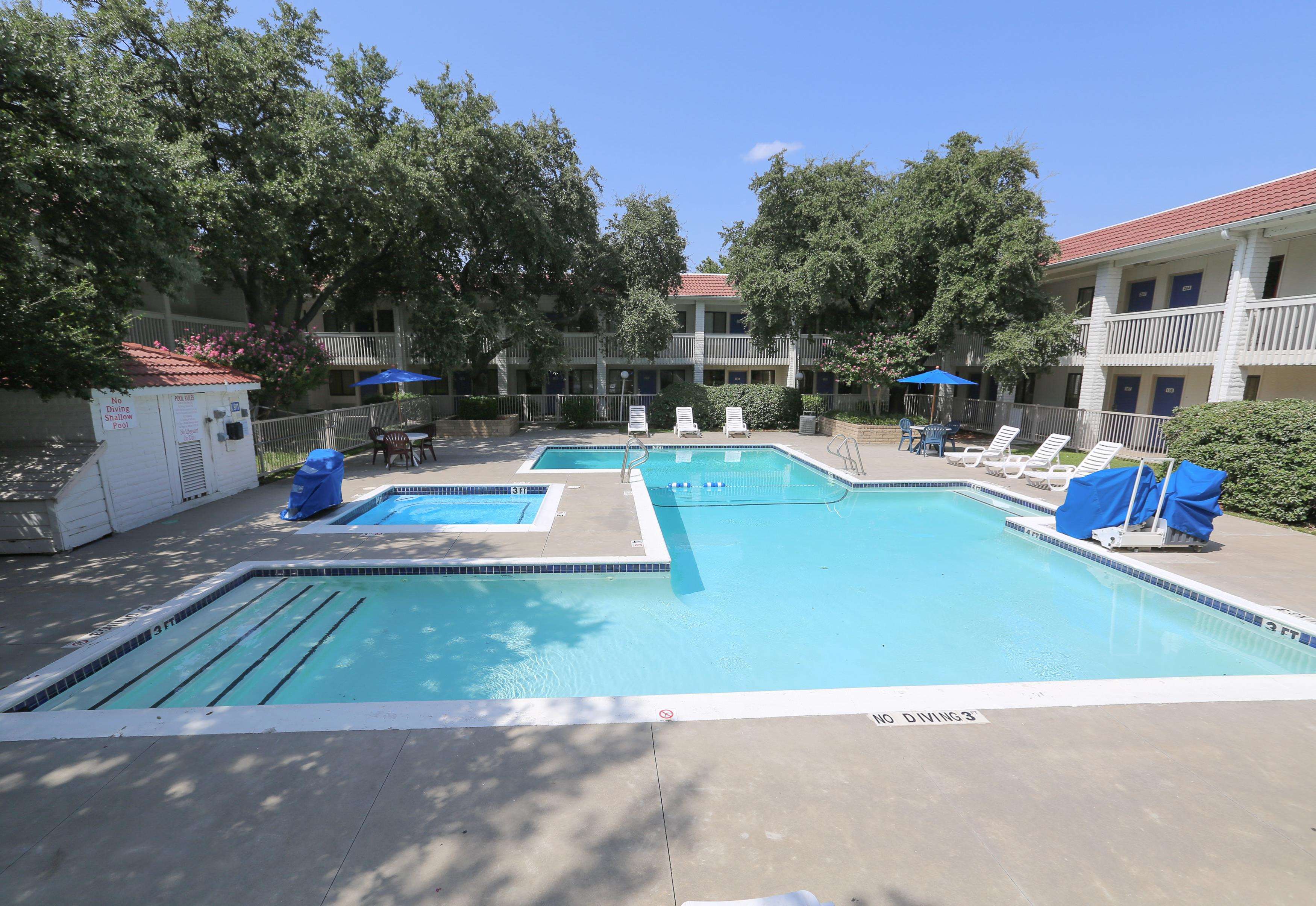 Motel 6 Dallas - Addison