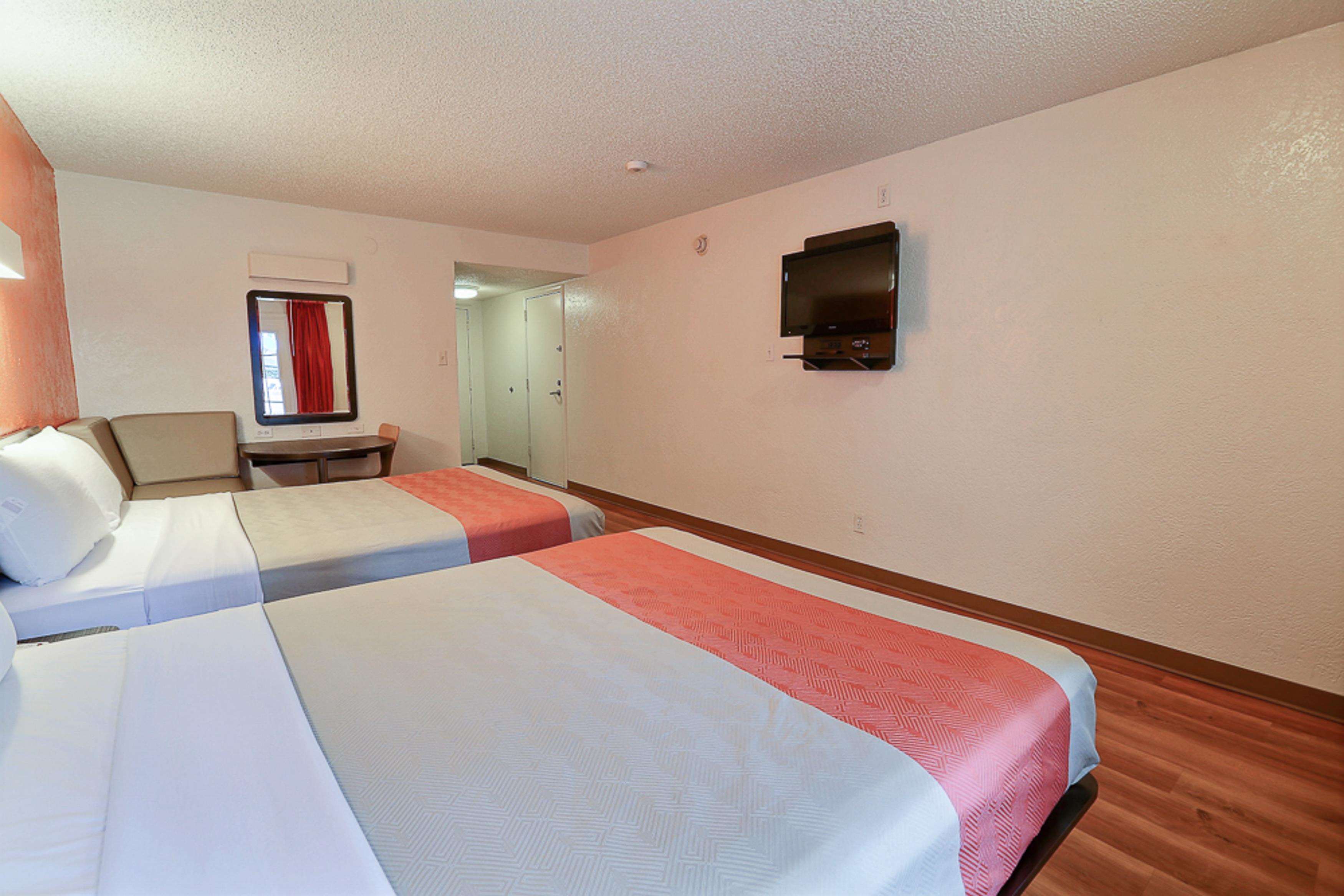 Motel 6 Dallas - Addison