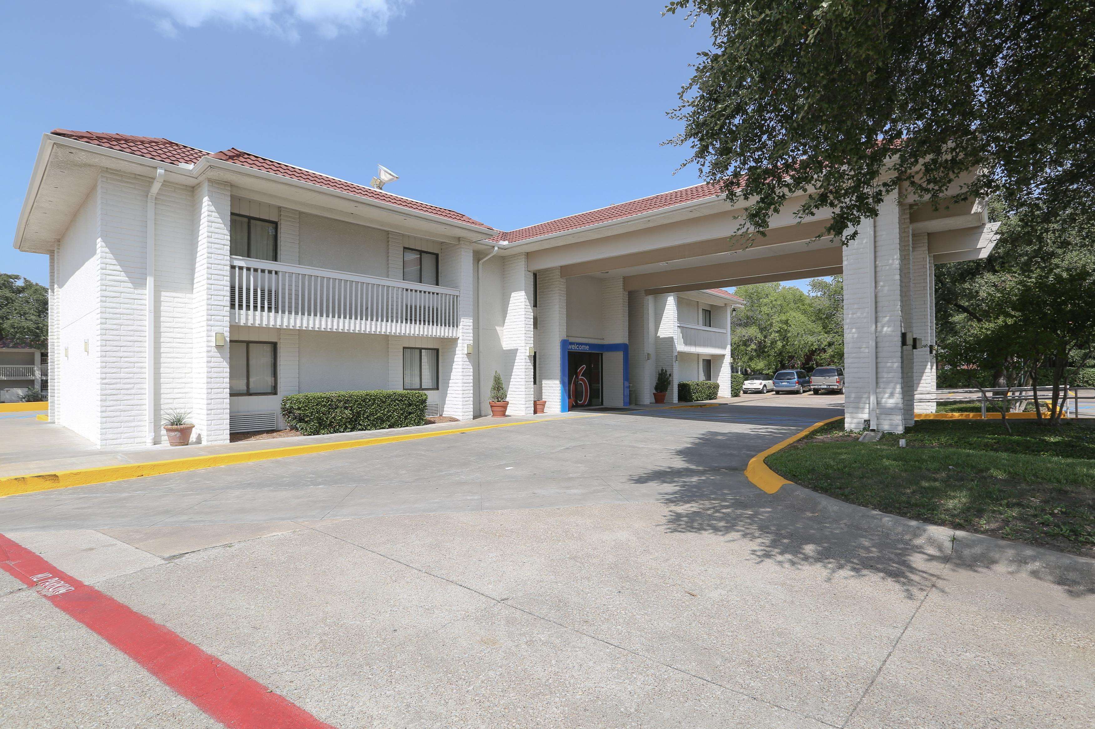 Motel 6 Dallas - Addison