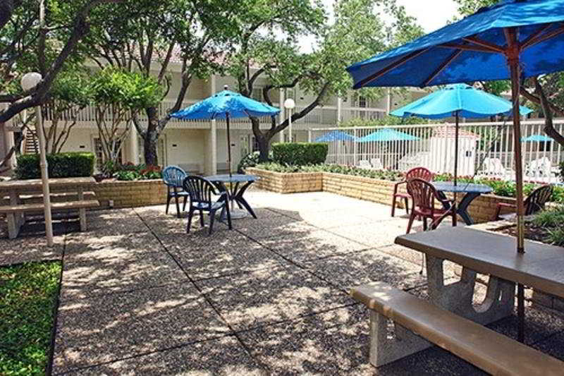 Motel 6 Dallas - Addison