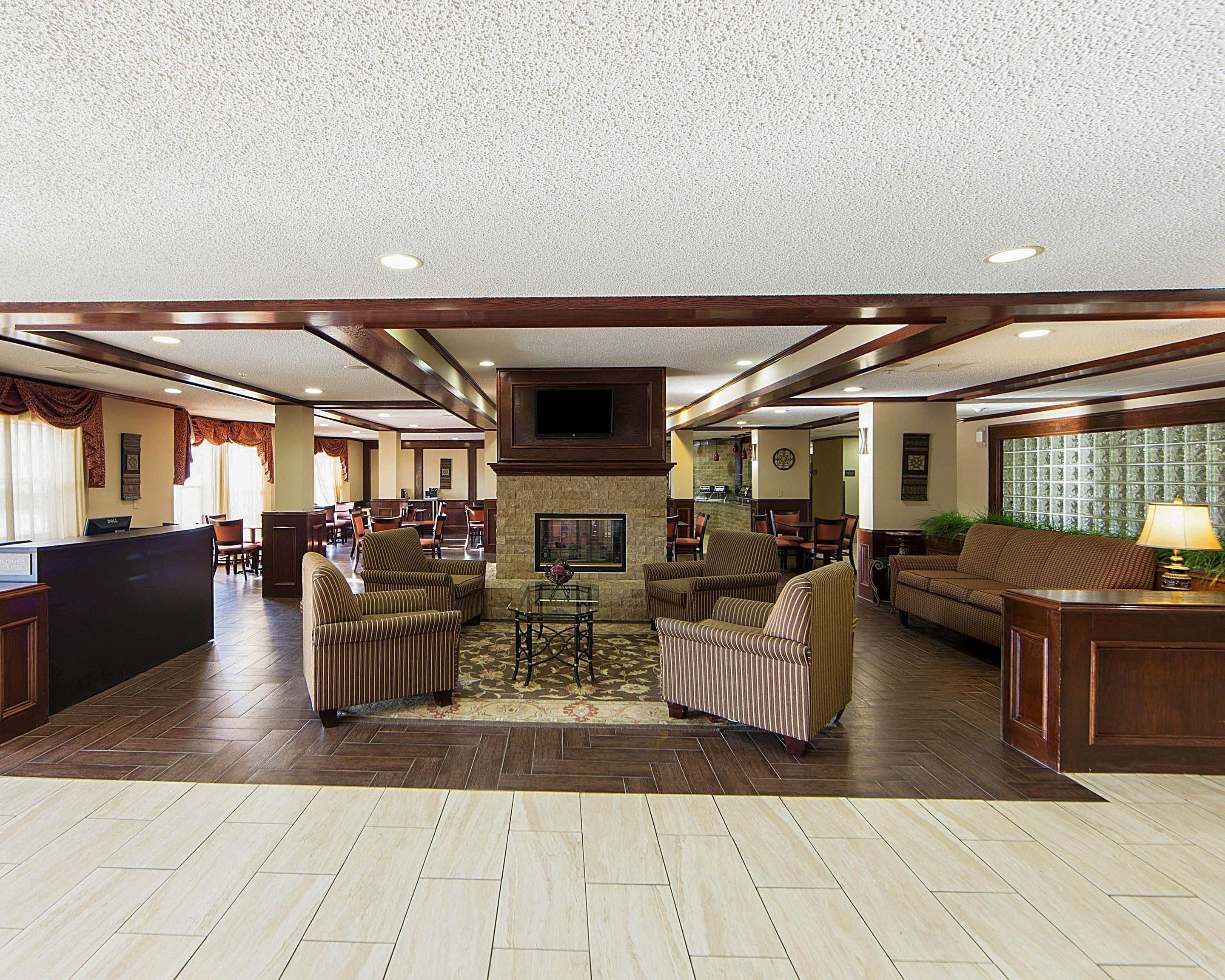 Quality Suites Addison-Dallas