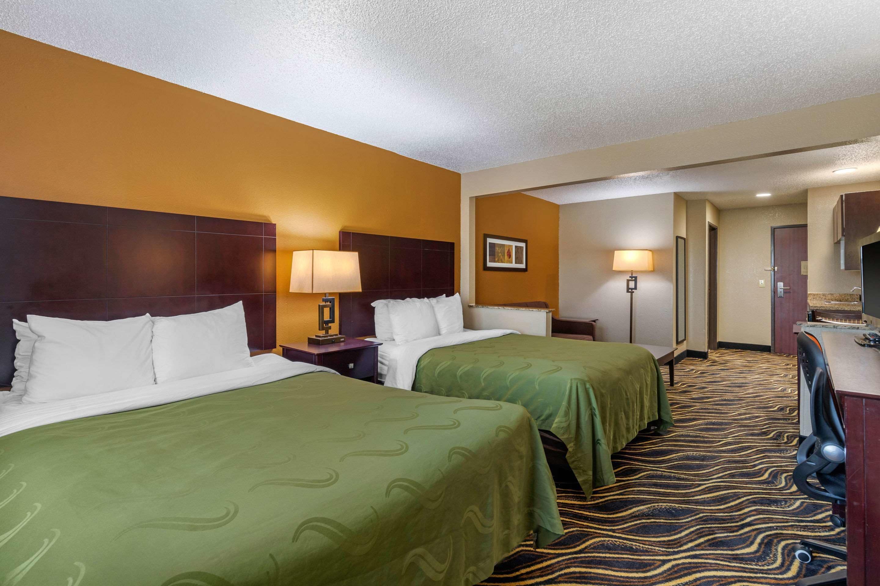 Quality Suites Addison-Dallas