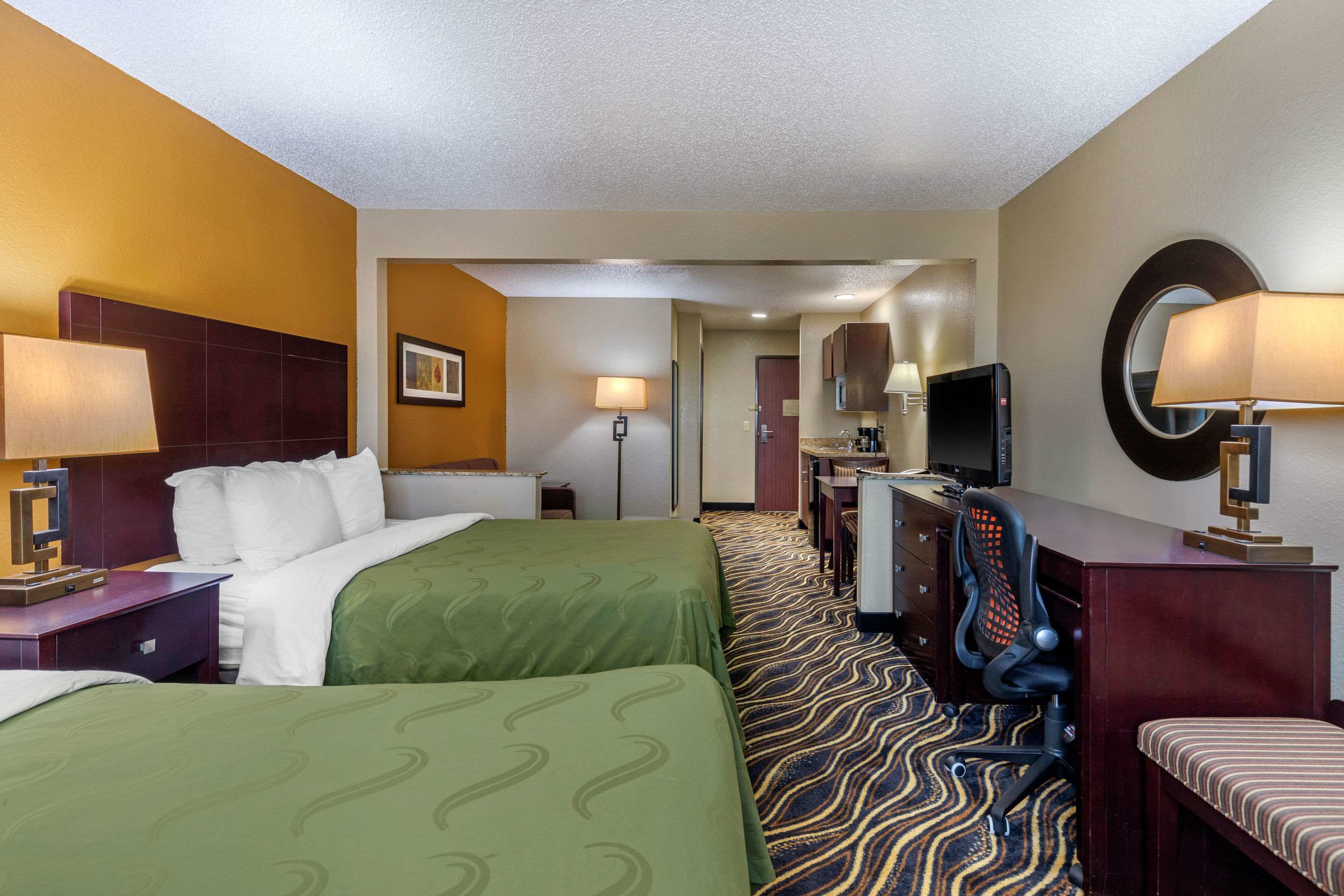 Quality Suites Addison-Dallas