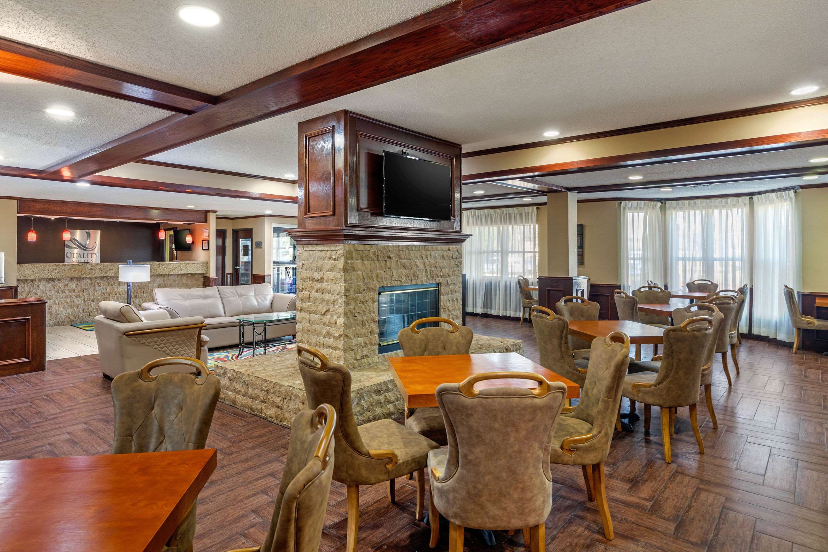 Quality Suites Addison-Dallas
