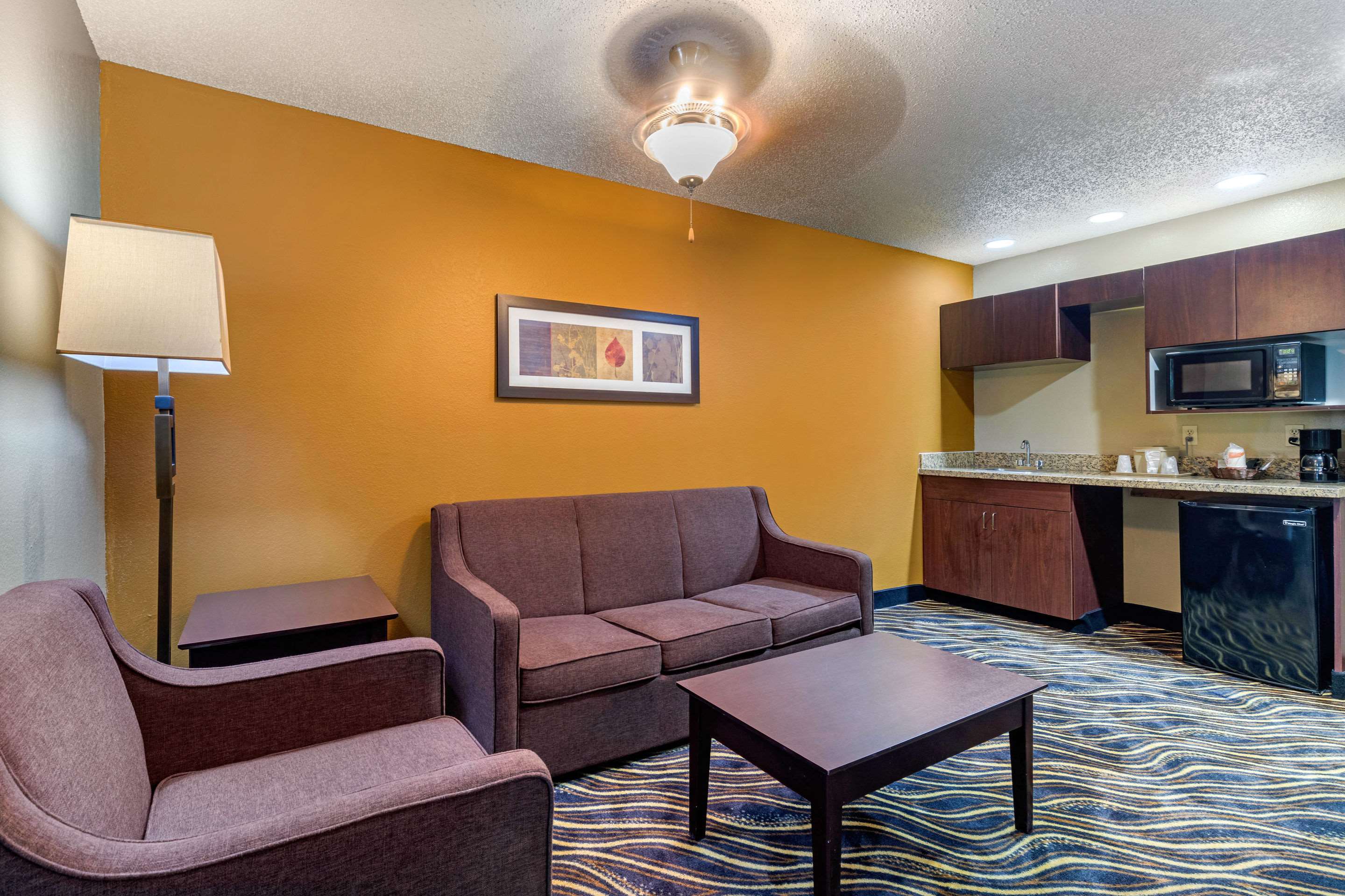 Quality Suites Addison-Dallas